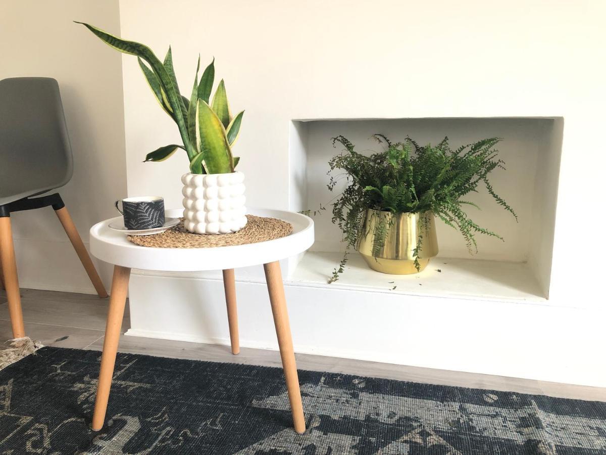 Bright Chiswick Apartment - Great Location London Eksteriør billede