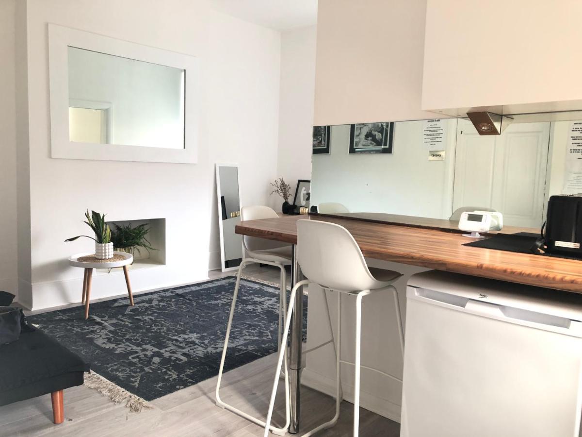 Bright Chiswick Apartment - Great Location London Eksteriør billede
